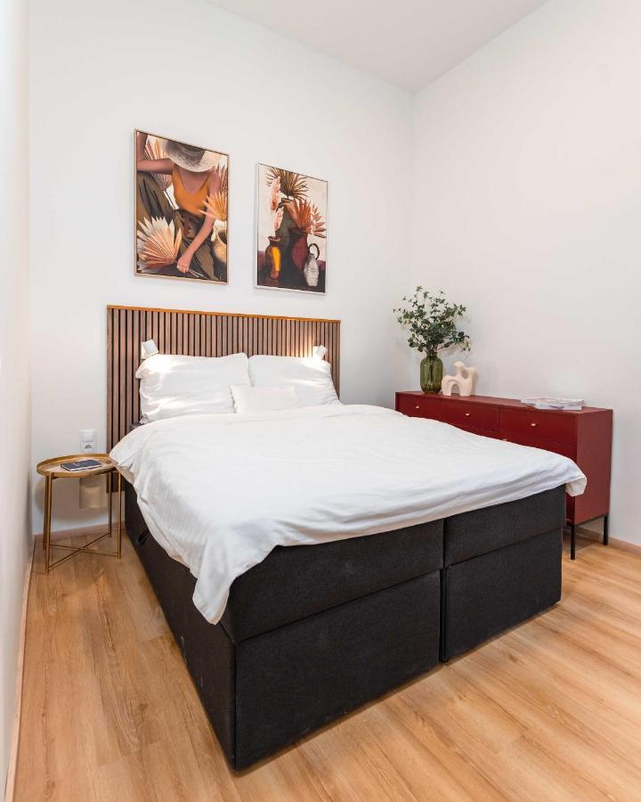 Modern Apartment French Balkony บูดาเปสต์ ภายนอก รูปภาพ
