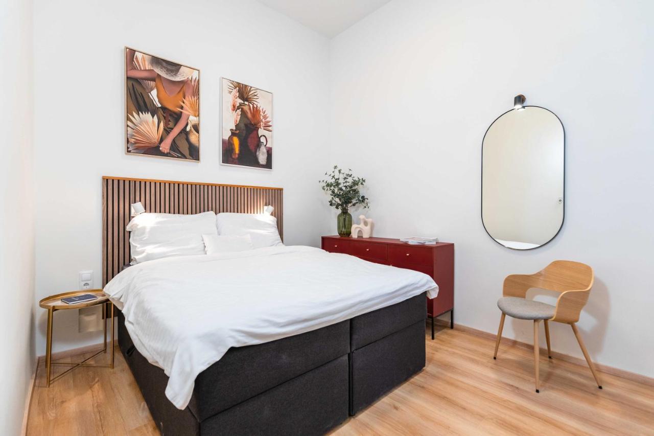 Modern Apartment French Balkony บูดาเปสต์ ภายนอก รูปภาพ