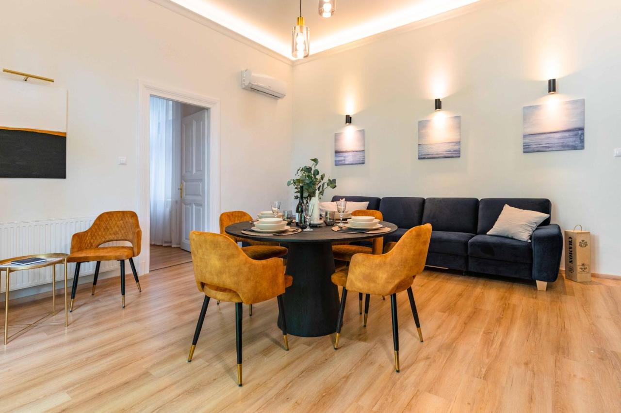 Modern Apartment French Balkony บูดาเปสต์ ภายนอก รูปภาพ