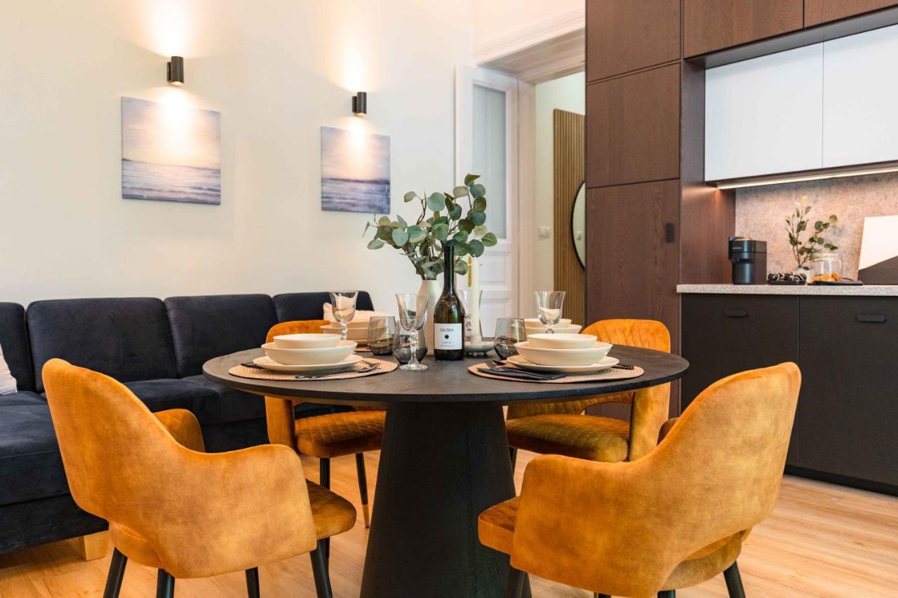Modern Apartment French Balkony บูดาเปสต์ ภายนอก รูปภาพ